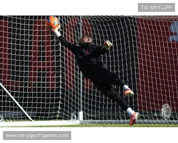 热那亚门将莱亚利神扑救主,米兰33射仅换一平